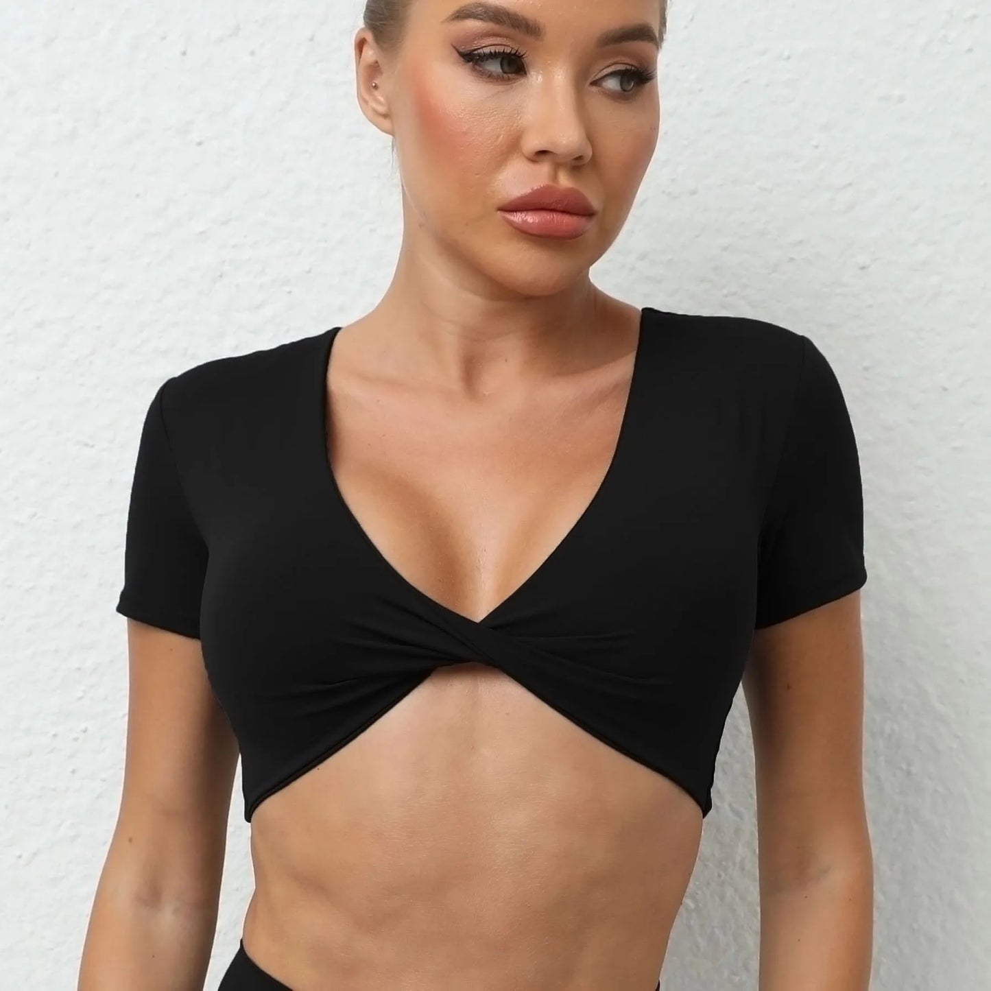 Backless Sports Short Shirts Women Gym Women Fitness Sexy Crop Top Quick-Drying Yoga Clothing Breather Workout Sportswear Women