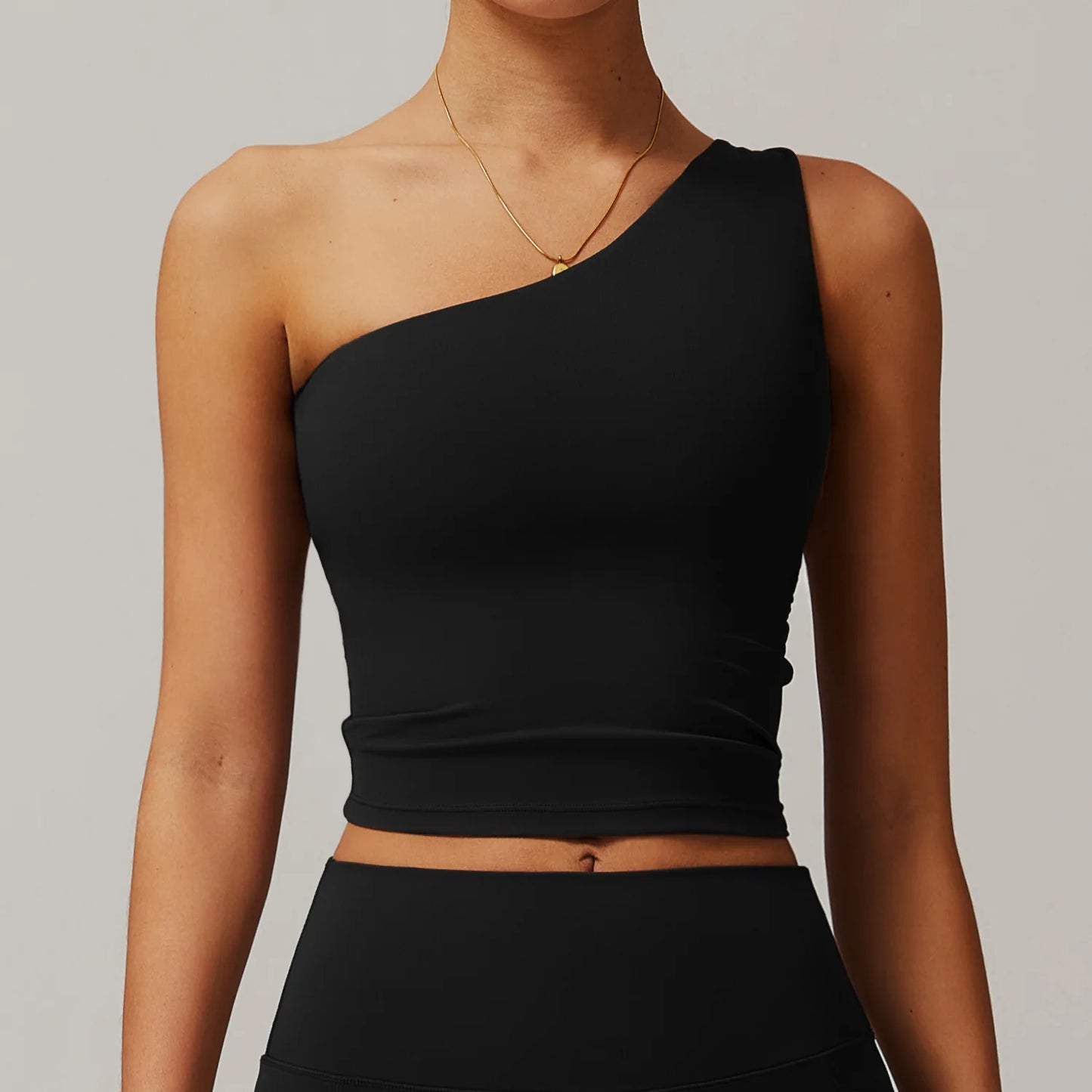 Single shoulder training shirt